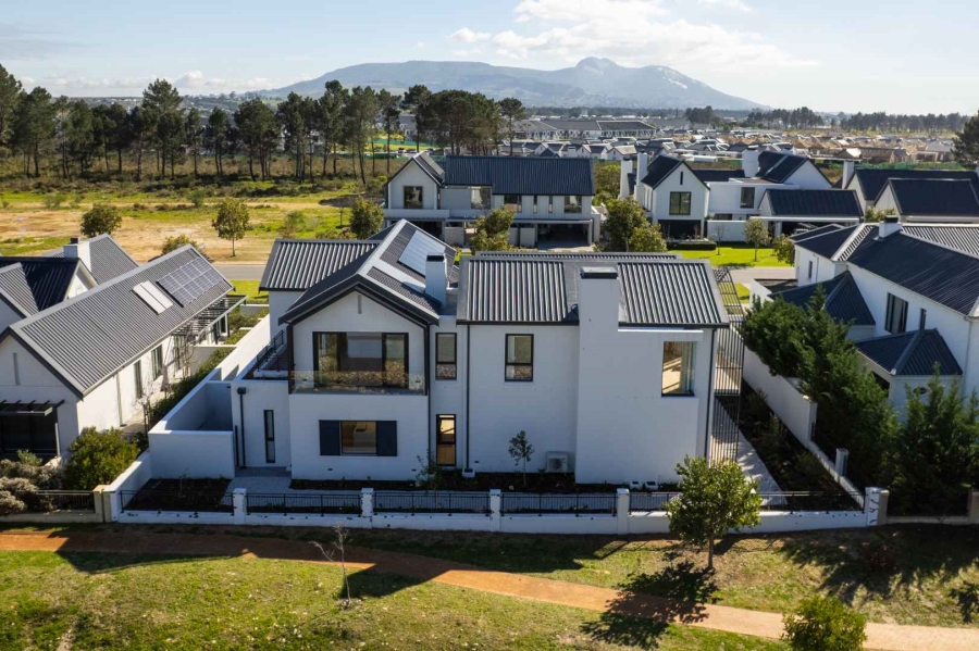 4 Bedroom Property for Sale in Val De Vie Estate Western Cape